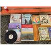 Image 2 : 340 --VINTAGE BOOKS AND RECORDS