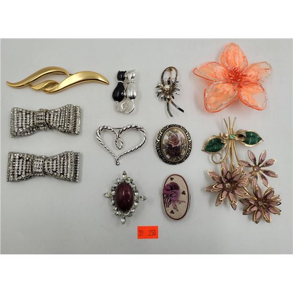 Lot of Assorted Brooches