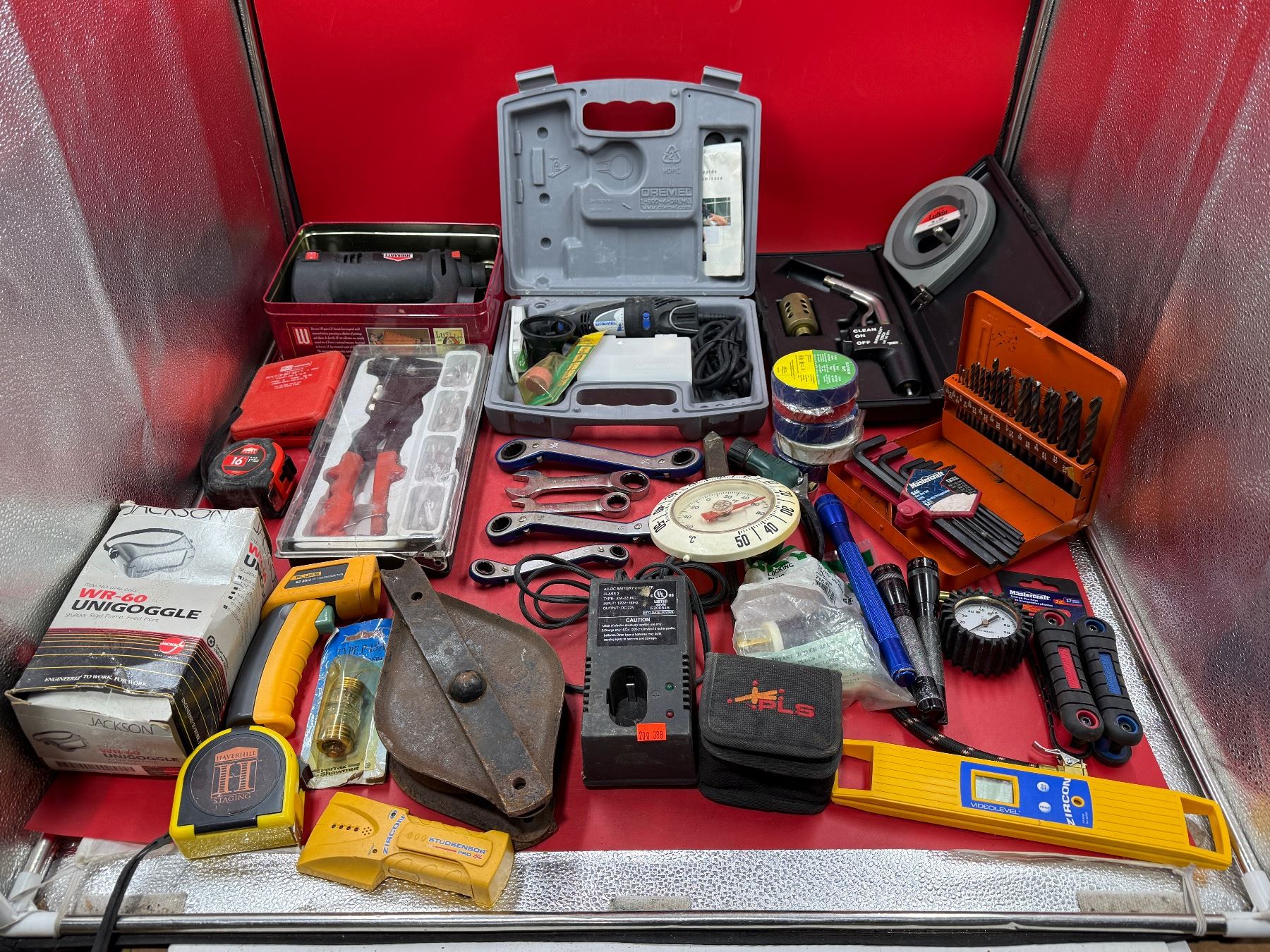 Assorted Tools: Pulley, Level, Allen Keys, Torch Head, Dremel, Ratchets ...