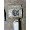 Image 4 : (3) Carpet Kickers