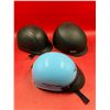 Image 1 : (3) Helmets