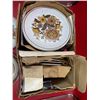 Image 2 : Mid Century Modern Plates