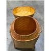Image 4 : Tall Standing Wicker Basket With Flip Top Locking Lid