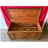 Image 2 : Vintage The Honderich Furniture Co. Red Seal Cedar Chest
