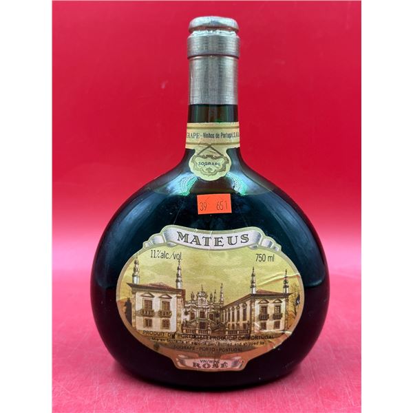 Sealed Vintage Bottle: Mateus Rose Wine 750ml 11%