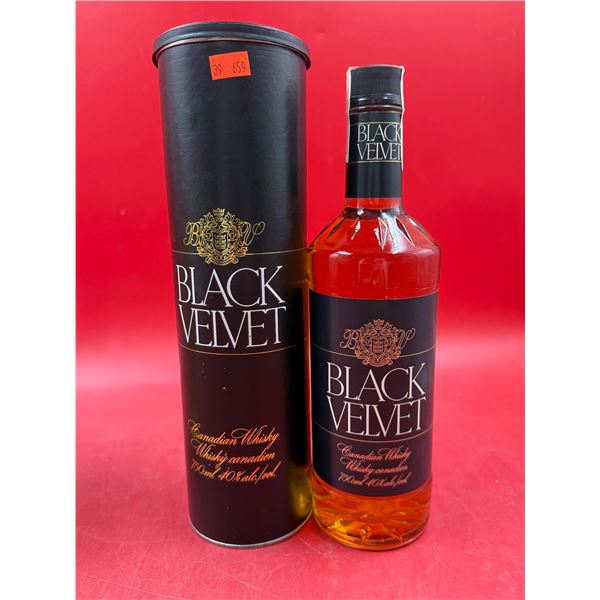 Sealed 1983 Bottle: Black Velvet Canadian Whiskey 750ml 40%