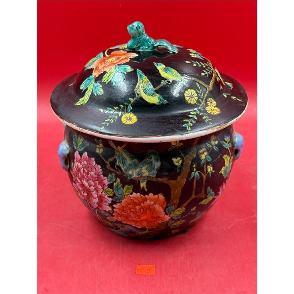 Vintage Chinese Famille Rose Porcelain Pot