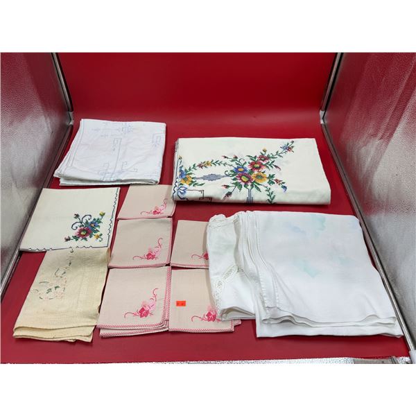 Assorted Vintage Linens