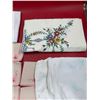 Image 4 : Assorted Vintage Linens