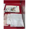 Image 5 : Assorted Vintage Linens