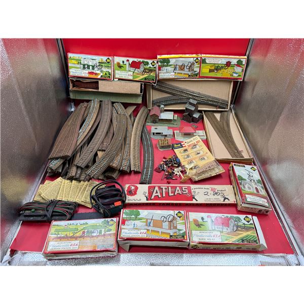 Vintage Toy Train (Locomotive) Collectibles: Track, Figurines, & Model Kits