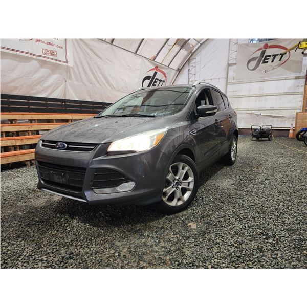 PARKSVILLE - 2015 FORD ESCAPE, GREY, 257509 KMS, FOUR WHEEL DRIVE. - DA95254