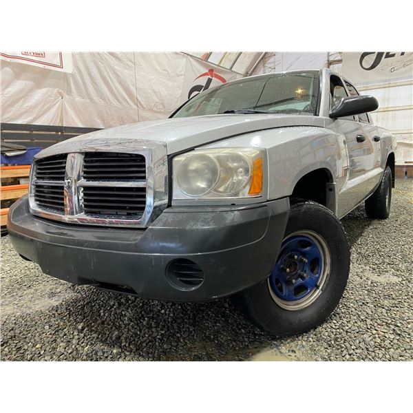 PARKSVILLE - 2005 DODGE DAKOTA SILVER 410969 KMS - D261291