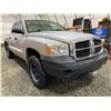 Image 8 : PARKSVILLE - 2005 DODGE DAKOTA SILVER 410969 KMS - D261291