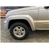 Image 31 : PARKSVILLE - 2002 JEEP LIBERTY SILVER 233807 KMS - D195112