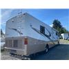 Image 3 : PARKSVILLE - 2004 HOLIDAYRAM ROADMASTER WHITE 61222 MILES - D026958