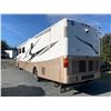 Image 5 : PARKSVILLE - 2004 HOLIDAYRAM ROADMASTER WHITE 61222 MILES - D026958