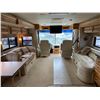 Image 68 : PARKSVILLE - 2004 HOLIDAYRAM ROADMASTER WHITE 61222 MILES - D026958