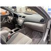 Image 39 : PARKSVILLE - 2007 TOYOTA CAMRY SILVER  221490 KMS - D030384