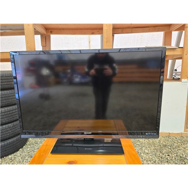 402 --46" SHARP AQUOS LIQUID CRYSTAL TV