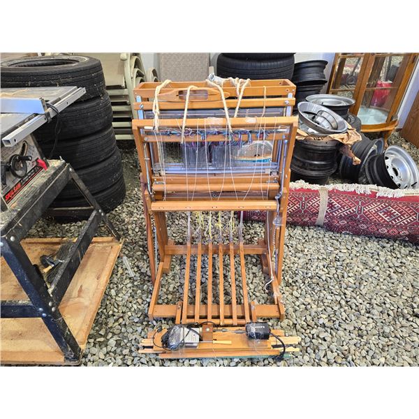 417 -- VINTAGE FLOOR LOOM