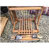 Image 3 : 417 -- VINTAGE FLOOR LOOM
