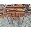 Image 1 : 420 -- ANTIQUE TREADLE SEWING MACHINE CABINET