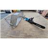 Image 1 : 421 --LIVE TRAP AND MAKITA ELECTRIC SAW WITH 14" CHAIN BAR