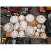 Image 2 : 422 --NORITAKE CHINA IN THE OXFORD PATTERN