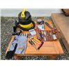Image 1 : 428 -- STANLEY MINI VACCUM, MINI VICE, WELDING GLOVES AND MORE