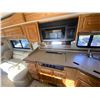 Image 19 : PARKSVILLE - 2004 HOLIDAYRAM ROADMASTER WHITE 61222 MILES - D026958