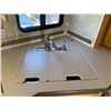 Image 24 : PARKSVILLE - 2004 HOLIDAYRAM ROADMASTER WHITE 61222 MILES - D026958