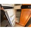 Image 28 : PARKSVILLE - 2004 HOLIDAYRAM ROADMASTER WHITE 61222 MILES - D026958