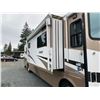 Image 50 : PARKSVILLE - 2004 HOLIDAYRAM ROADMASTER WHITE 61222 MILES - D026958