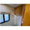 Image 79 : PARKSVILLE - 2004 HOLIDAYRAM ROADMASTER WHITE 61222 MILES - D026958