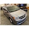 Image 10 : PARKSVILLE - 2020 DODGE GRAND CARAVAN SILVER 83221 KMS - D254659