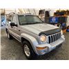 Image 9 : PARKSVILLE - 2002 JEEP LIBERTY SILVER 233807 KMS - D195112