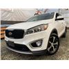 Image 1 : PARKSVILLE - 2016 KIA SORENTO WHITE 225484 KMS - D160712