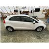Image 12 : PARKSVILLE - 2013 KIA RIO WHITE 280212 KMS - B812006