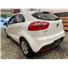 Image 20 : PARKSVILLE - 2013 KIA RIO WHITE 280212 KMS - B812006