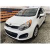 Image 3 : PARKSVILLE - 2013 KIA RIO WHITE 280212 KMS - B812006