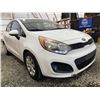 Image 8 : PARKSVILLE - 2013 KIA RIO WHITE 280212 KMS - B812006