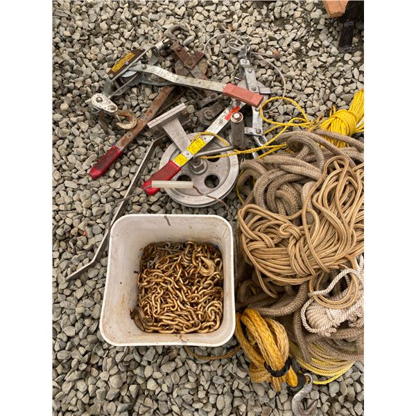 525 -- WINCHES AND ROPES