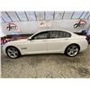 Image 23 : PARKSVILLE - 2013 BMW 750I WHITE 65641 KMS - J223981A