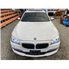 Image 7 : PARKSVILLE - 2013 BMW 750I WHITE 65641 KMS - J223981A