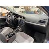 Image 38 : PARKSVILLE - 2016 VW E GOLF BLUE 82835 KMS - D915011