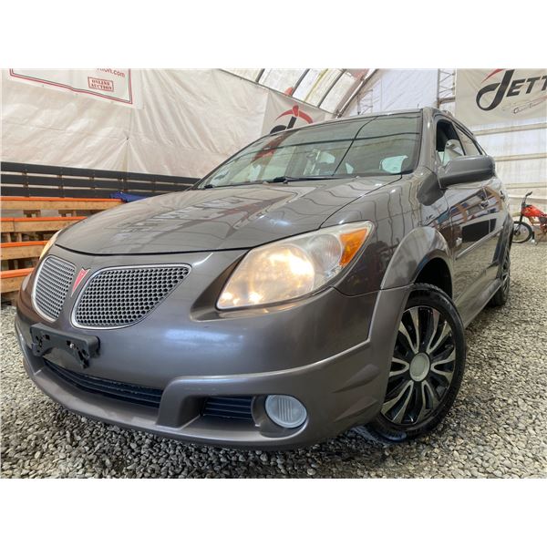 PARKSVILLE - 2008 PONTIAC VIBE GREY 200484 KMS - D409996