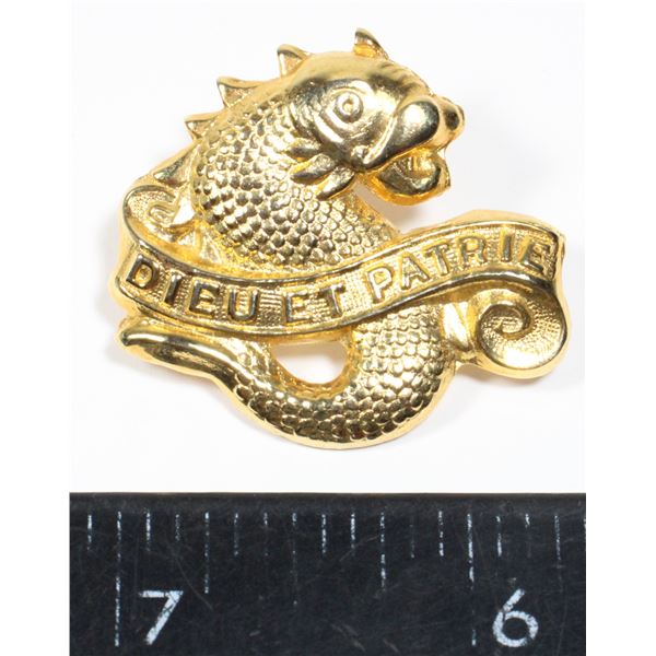 #437 Le Regiment de Saguenay Collar Badge