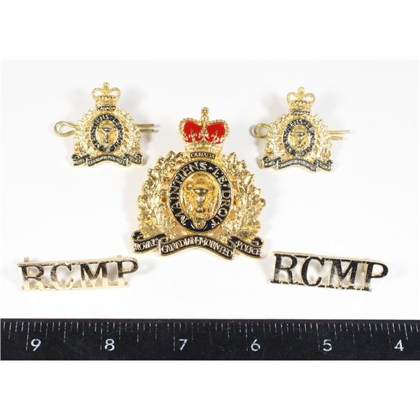 #564  1980'S RCMP Cap Badge Collar Shoulder Set