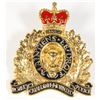 Image 3 : #564  1980'S RCMP Cap Badge Collar Shoulder Set